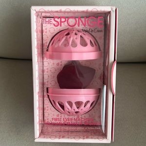 NIB The Sponge by Makeup Eraser: Machine Washable Makeup Sponge